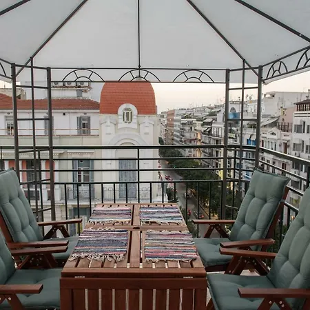 City Center Penthouse Apartment *
